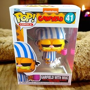 Garfield with mug funko # 41 (nib) with pop protector